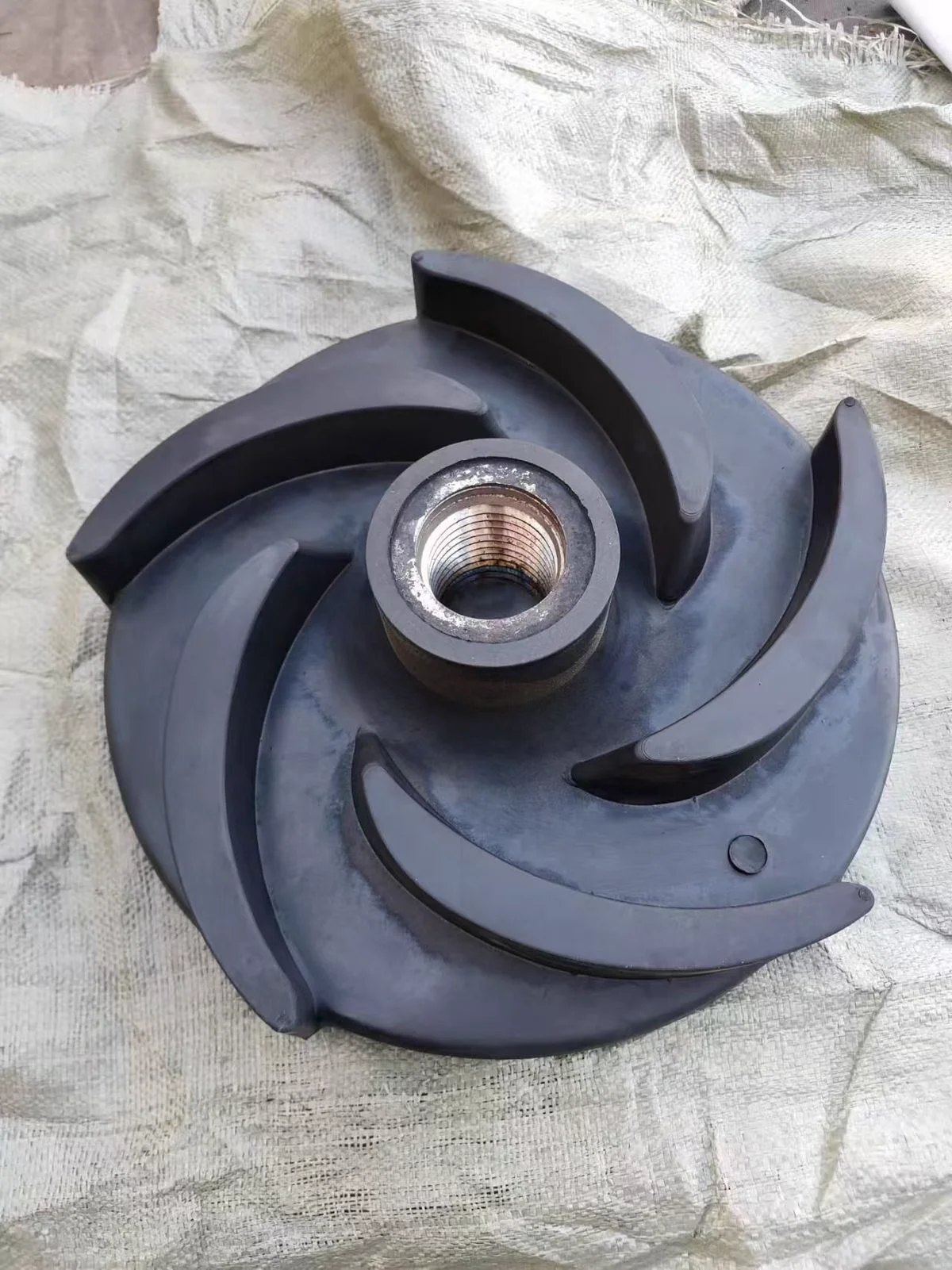 Rubber-covered slurry pump impeller, five vanes, threaded hub